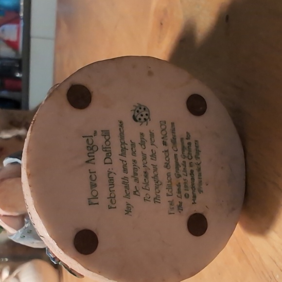 AVAILABLE - 1995 February flower Angel Daffodil by Linda Grayson. - Picture 7 of 7